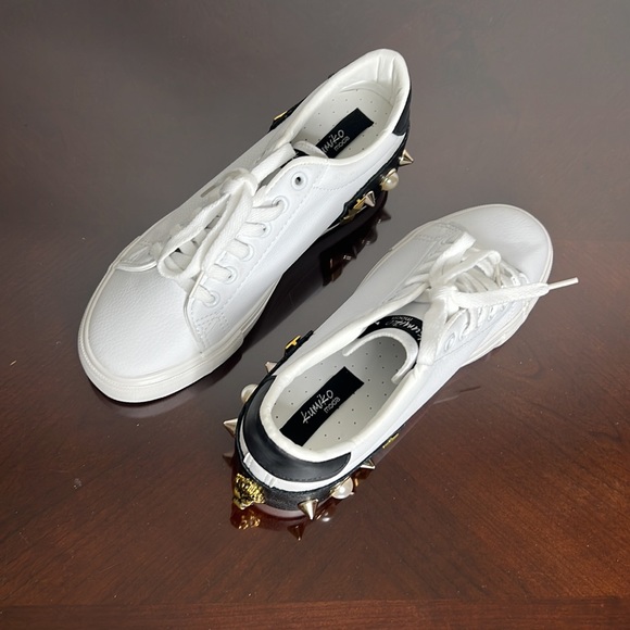 Monarchy lion studded sneakers - Picture 6 of 7